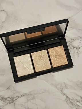 NARS Banc de Sable Highlighter Palette
